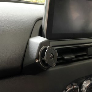 MX5 ND phone mount 1