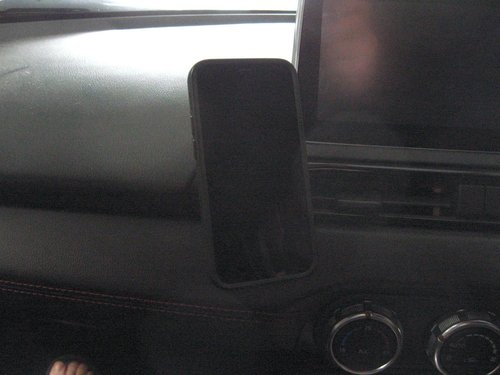 MX5 ND phone mount with phone 2